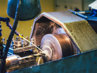 desbarbado de piezas metálicas